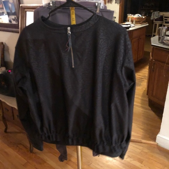 Lululemon Athletica size 10 black on black print pull over jacket mesh detail - Picture 6 of 16